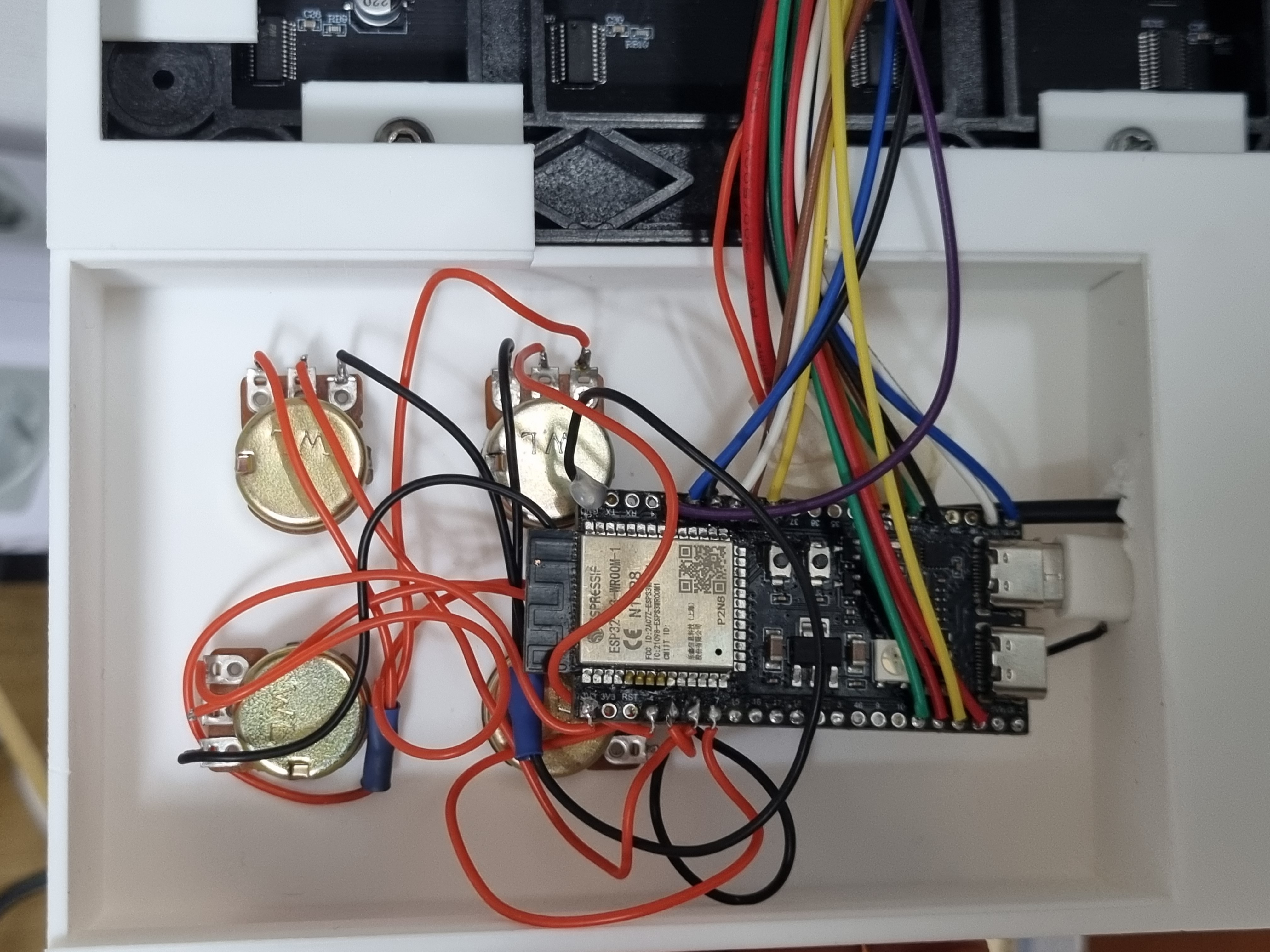 엉킨 전선, ESP32, 가변저항
